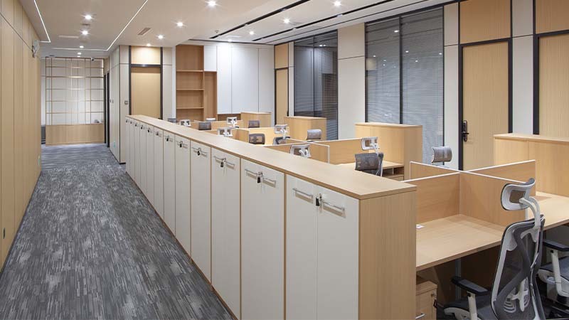 Blog perusahaan terbaru tentang Mengenai berbagai gaya dan warna meja kantor slot kartu layar yang kami kirimkan