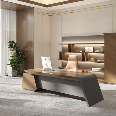 Beli Dukungan kustomisasi Meja Kantor Boss Mewah Modern Panel MDF Kayu Besar dalam Warna Gelap Desain Klasik untuk Kantor Menggunakan Perabotan Modular online manufacture